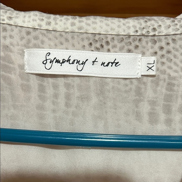 Symphony Cream Textured Blouse - Picture 2 of 3